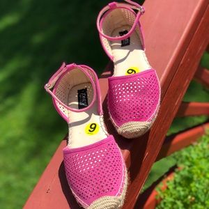 Gorgeous flat espadilles